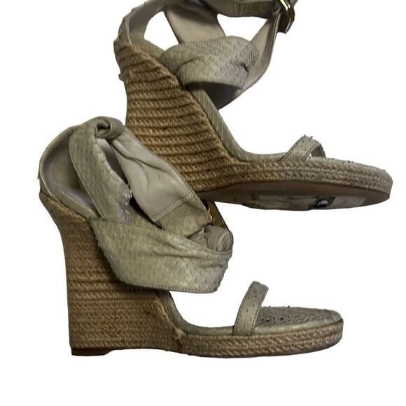 Burberry Womens Beige Tan Leather Snake Embossed Wedge Sandals Size 35 - Picture 4 of 10